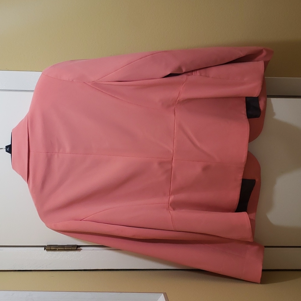 Women's Jacket - Picture 3 of 3